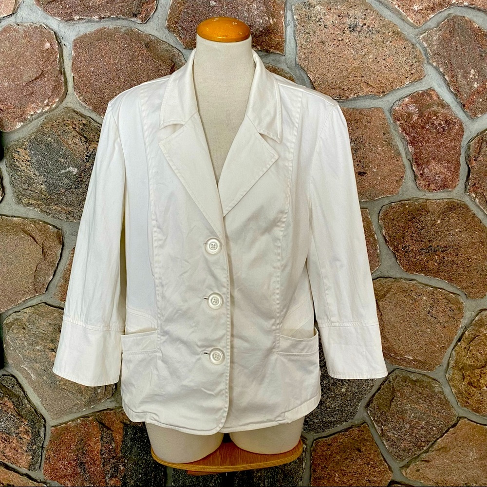 Tribal brand white stretch fabric blazer